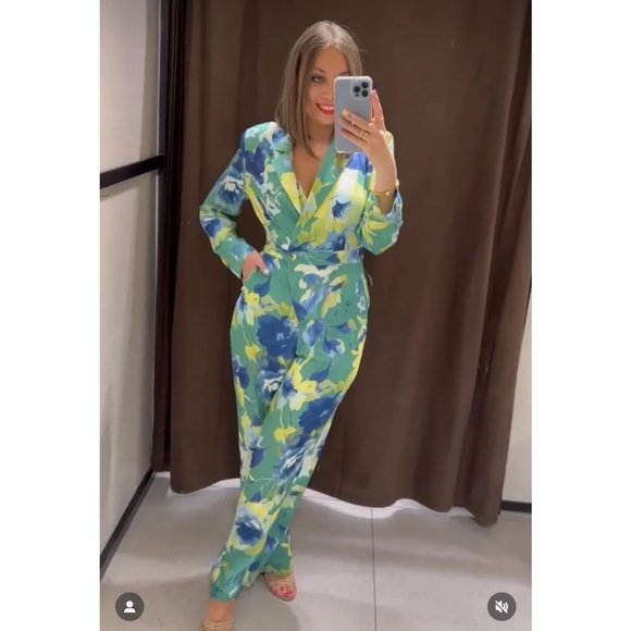 Zara floral print jumpsuit - Picture 6 of 17